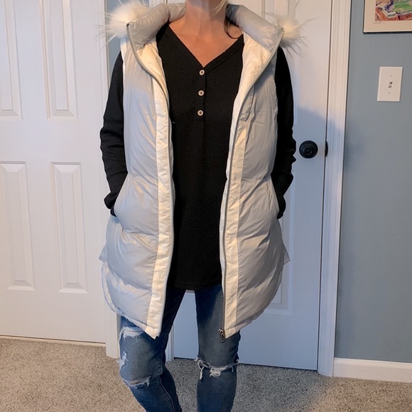 Sundance puffer vest silver cream removable hood and fur M - Picture 1 of 12